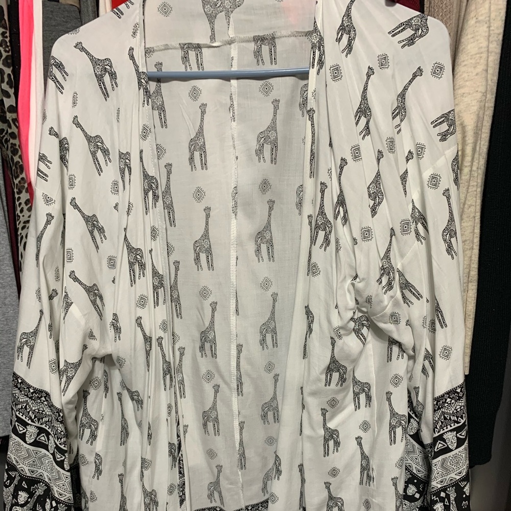 Boutique giraffes kimono
